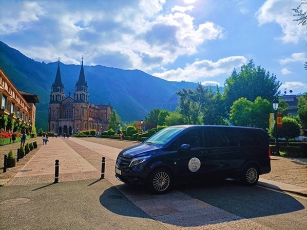 Covadonga, Lagos y Cangas de Onís, en grupo reducido