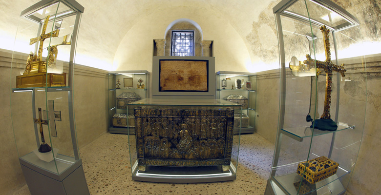 Interior de la Cámara Santa