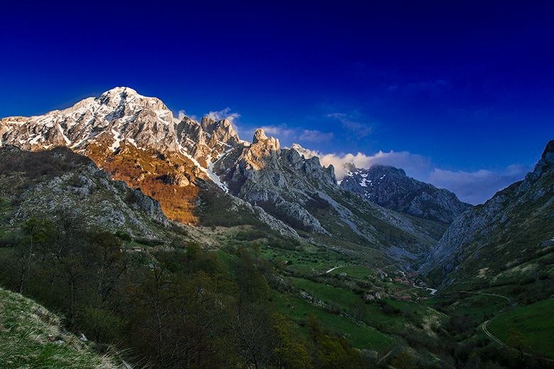 Sotres (Cabrales) ©Manuel S. Calvo Sotres (Cabrales) ©Manuel S. Calvo