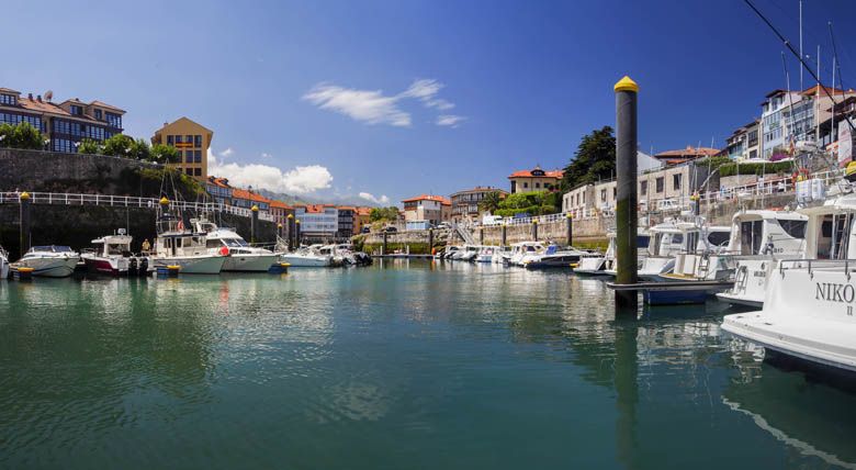 Puerto deportivo de Llanes