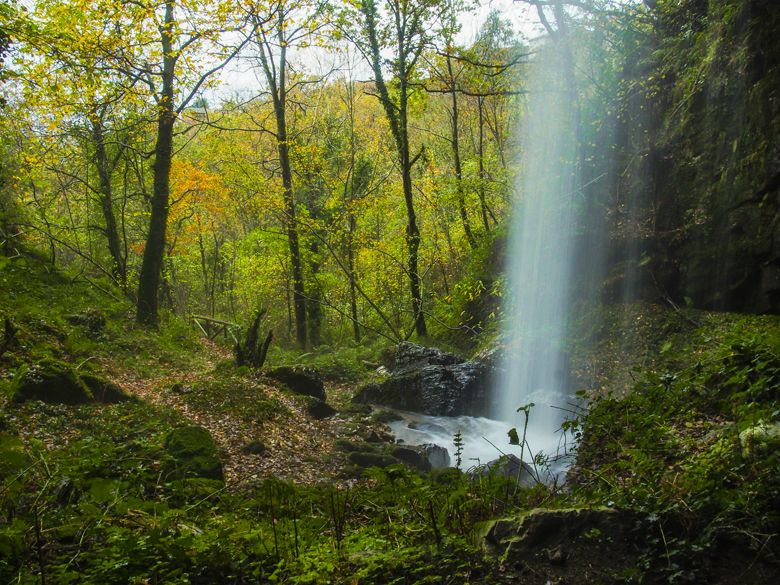 Cascada de la Cueva del Pímpano (Villayón)