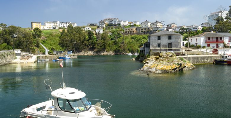 Pueblo y puerto de Viavélez