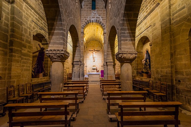 Colegiata de San Pedro (Teverga) ©Mampiris