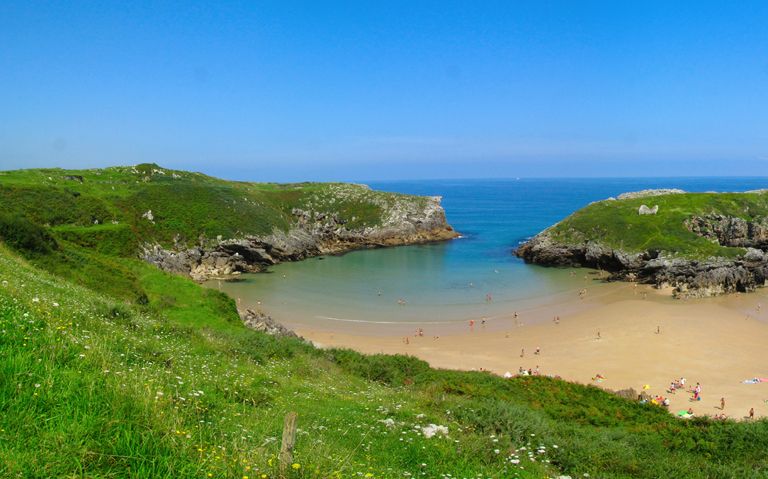 Playa de Cué en Llanes