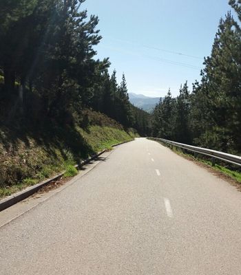 Subiendo al Alto del Acebo