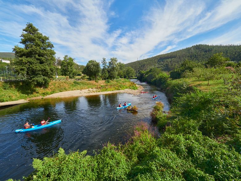 Canoas en el río Eo