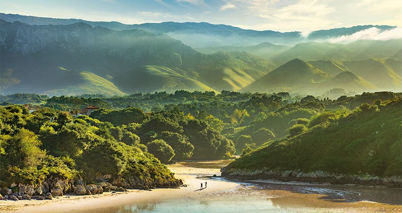 Beaches to caress the sky and the mountains