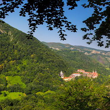 Entorno de la Basílica de Covadonga