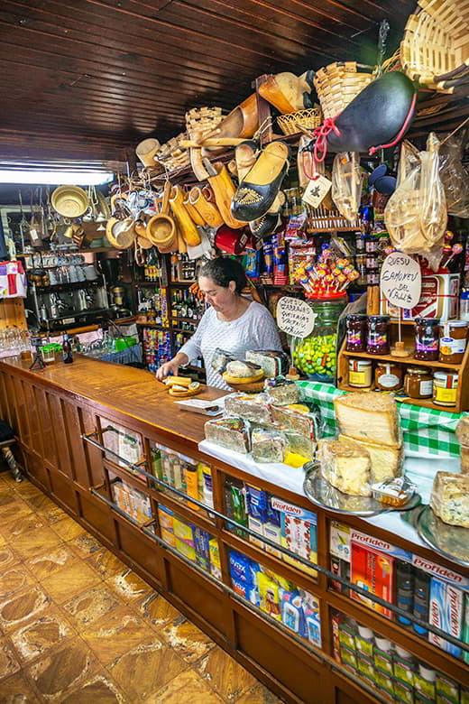 Image of the Bar-shop La Gallega in Sotres (Cabrales)