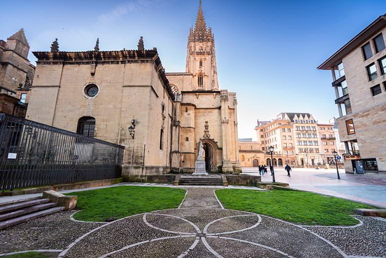 Image of the surroundings of the Oviedo Cathedral