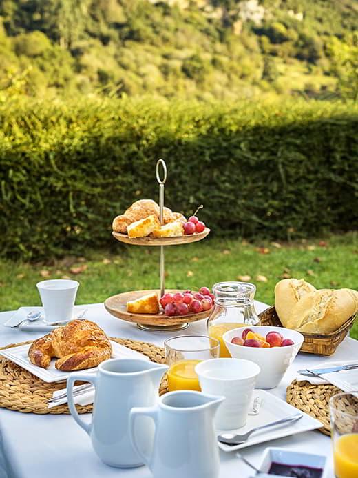 Imagen del desayuno en el hotel Palacio la Cajiga ©Juan de Tury