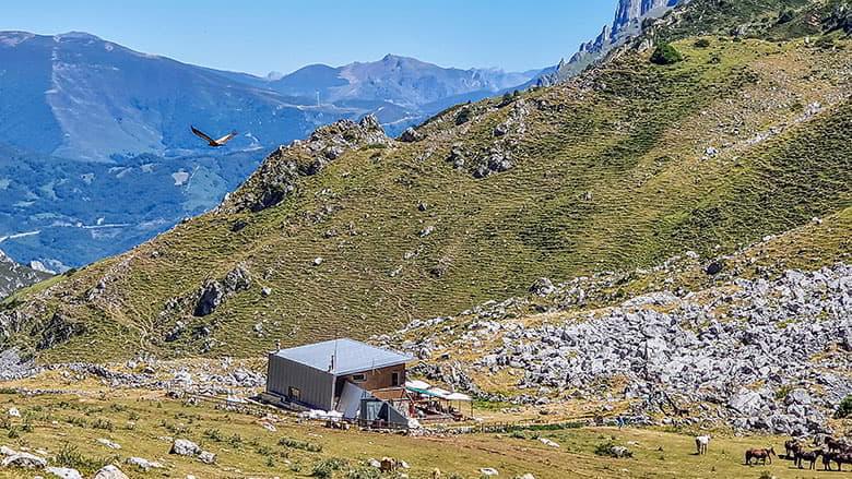 Image of the Meicín Hut (Lena)