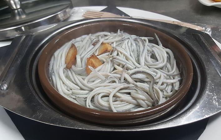 Go to Image Angulas a la cazuela