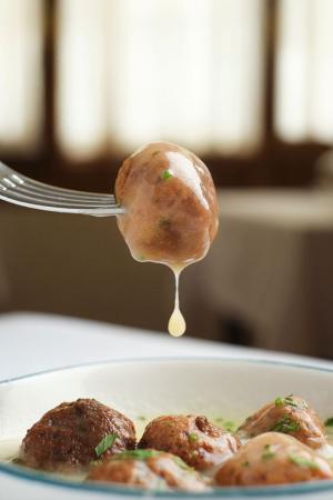 Albóndigas de merluza y gamba en salsa verde