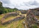 Estructuras de piedra del yacimiento del Castro de Coaña