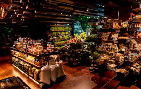 Tierra Astur El Vasco, shop-exhibition