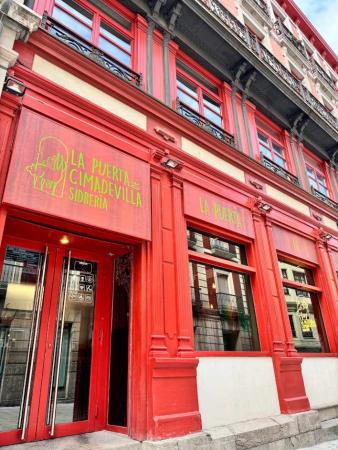 The Cimadevilla Gate