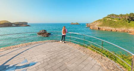 Image Discover the most natural Asturias by bus: new routes to the coast and protected landscapes.