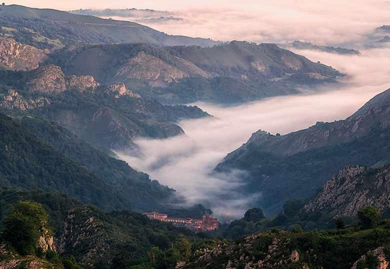 Photo of Cuadonga/Covadonga from the ascent to the lakes.
