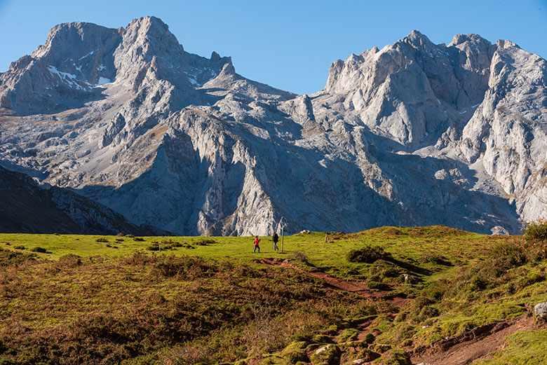 Photo of the Collado de Pandébano on the way to Picu Urriellu.