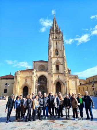 Brazilian group on a guided tour of Oviedo/Uviéu Cathedral