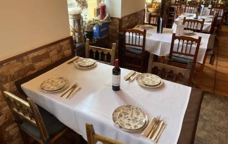 Restaurant Repinaldo - table set with wine in the dining room