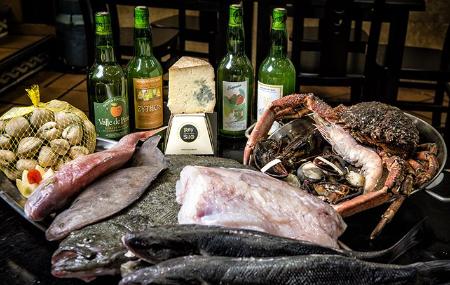 Variété de produits dans le restaurant Pigüeña