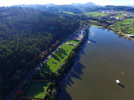Imagen Aerial view of the Trasona reservoir in the council of Corvera de Asturias.
