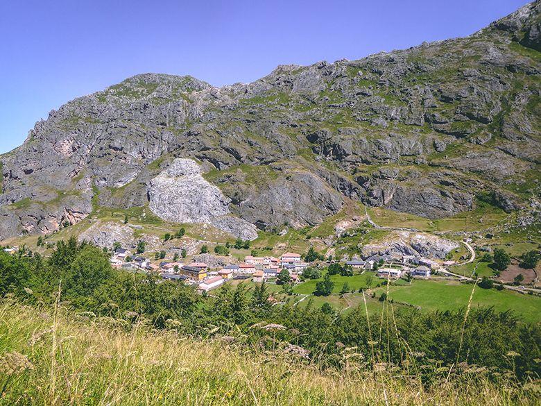 Image of the Route to the Sousas mountain pass
