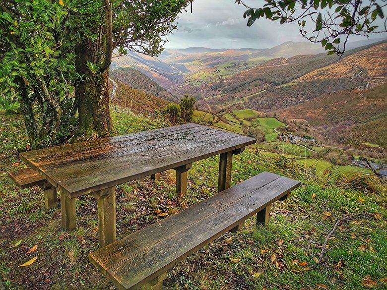 Image of the Busdemouros viewpoint (Villanueva de Oscos)