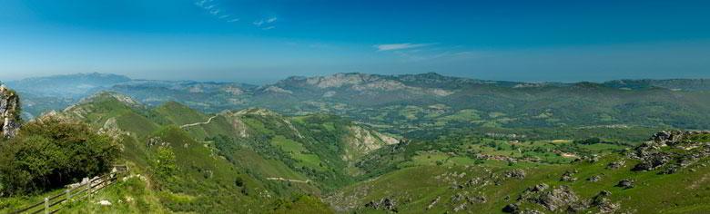 Panoramic view from the Mirador de la Reina.