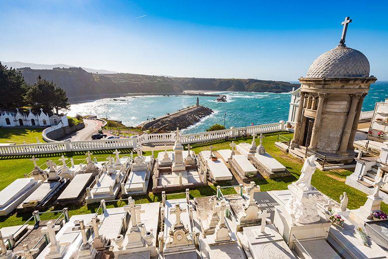 Image of the Cemetery of Luarca/Ḷḷuarca (Valdés)