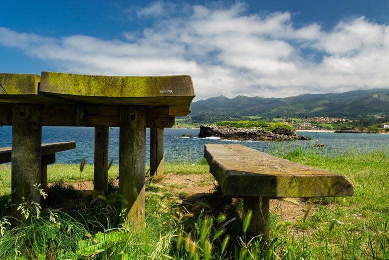 Image of a panoramic view of Playa de la Isla (Colunga)