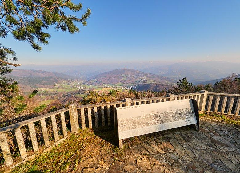 Image of the Penouta viewpoint (Boal)