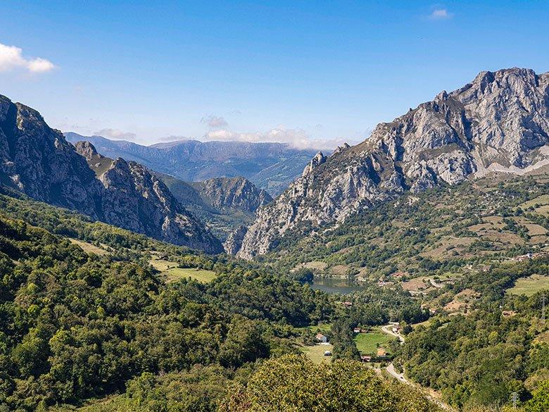 Panoramic view from Bermiego (Quirós)