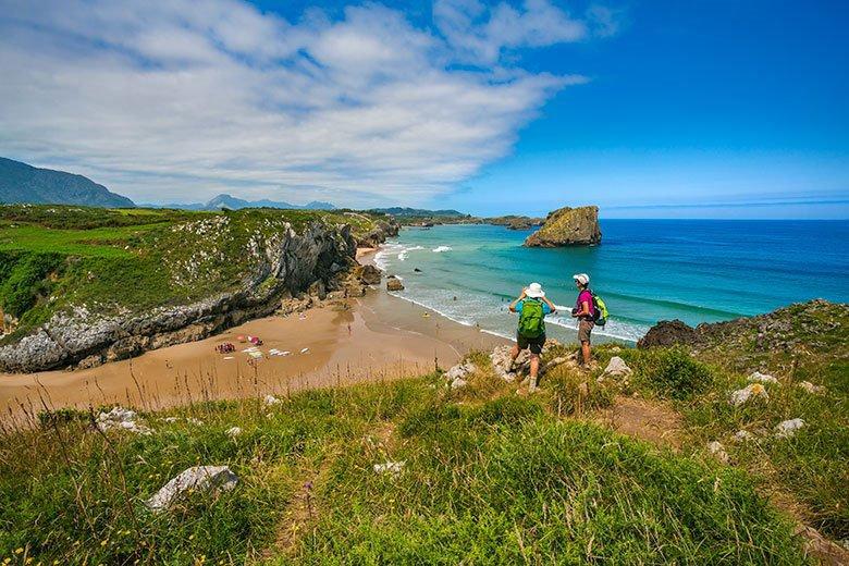 Pilgrims on the Camino del Norte or Camino de la Costa ©Gonzalo Azumendi