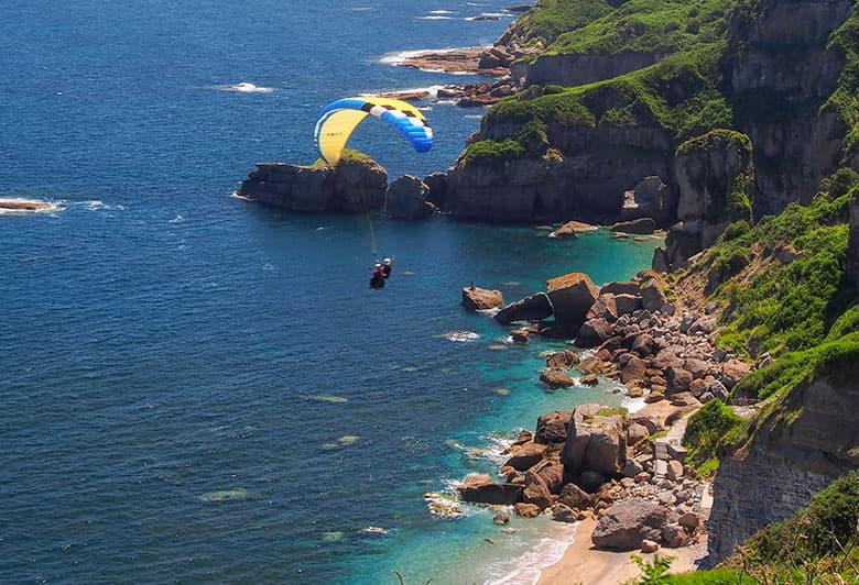 Paragliding in the surroundings of La Providencia (Gijón)