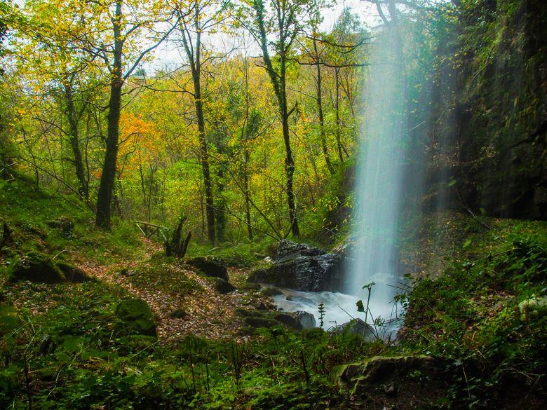 Image of the waterfall in the Pímpano cave. Villayón