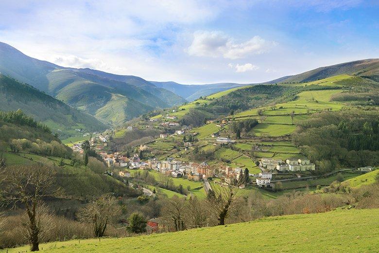 Panoramabild von Pola de Allande