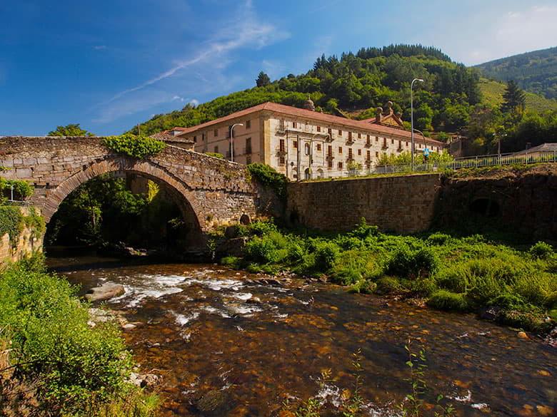 Image of the Bridge and Parador de Corias (Cangas del Narcea)