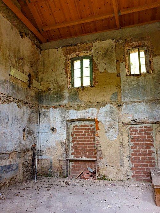 Image of the interior of the mining houses in Rioseco
