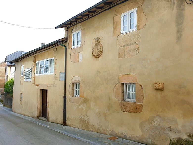 Imagen de la Casa de Antonio Trelles Osorio en Puerto de Vega (Navia)