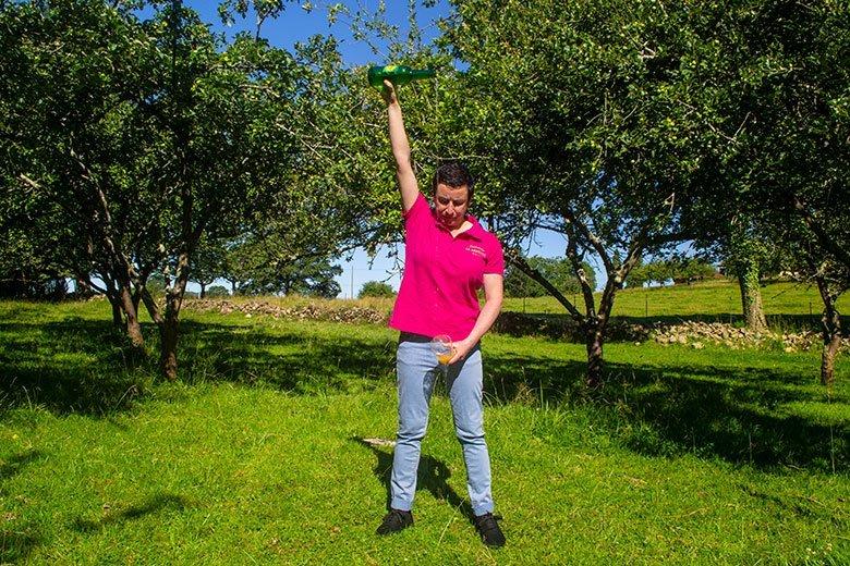 Image of Natural Cider pouring