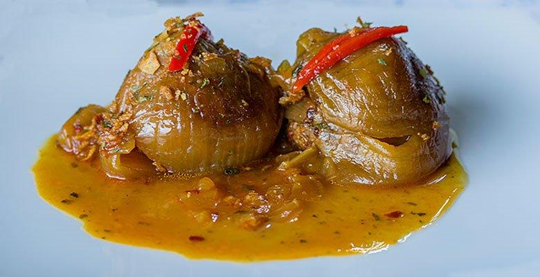 Image of Stuffed Onions, from San Martín del Rey Aurelio