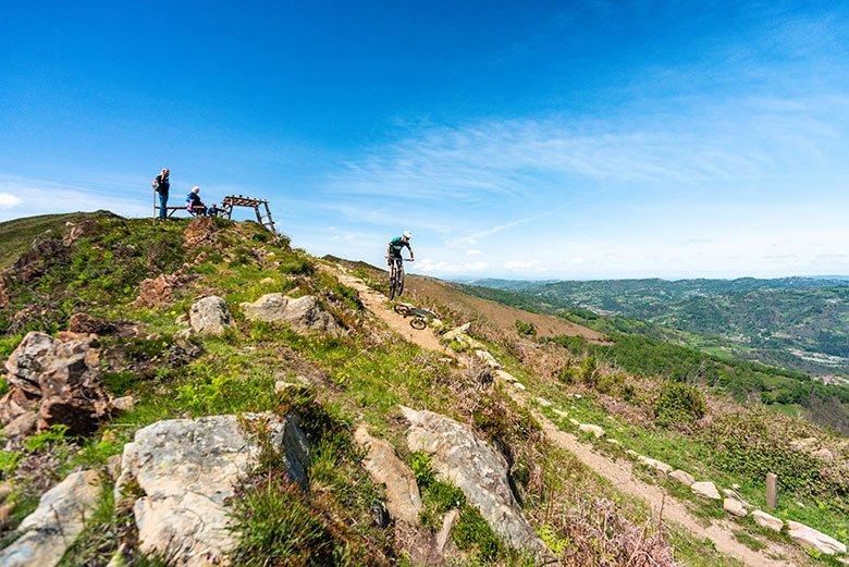 Flow Trail with views of Laviana