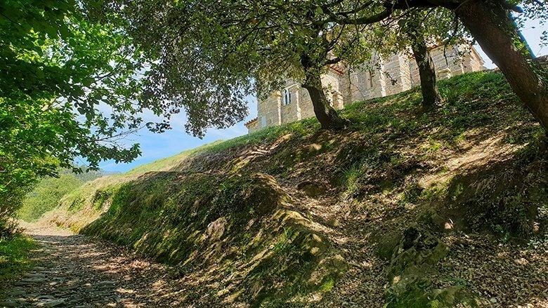 Picture of the ascent to Santa Cristina de Lena