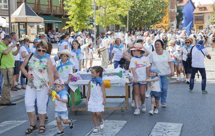 Go to Image Fiesta of Our Lady of Carmen and Carmín