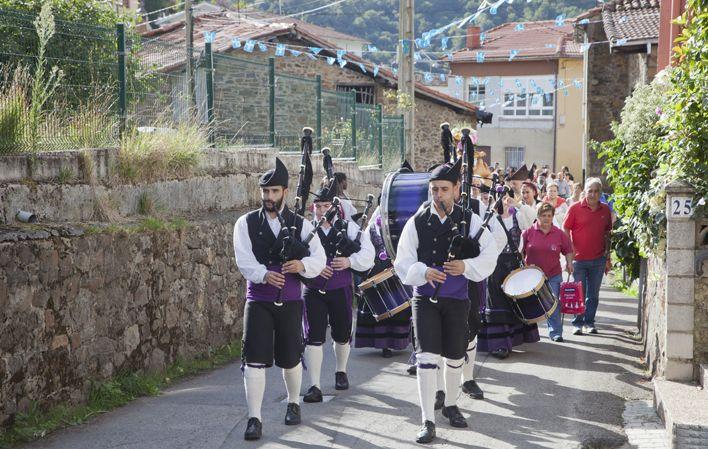 Go to Image Pilgrimage of the Holy Martyrs of Valdecuna