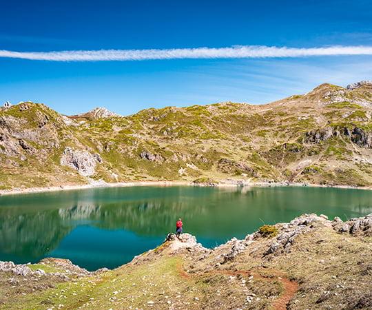 Imagen del Lago Negro o de Calabazosa en el concejo de Canbrales.