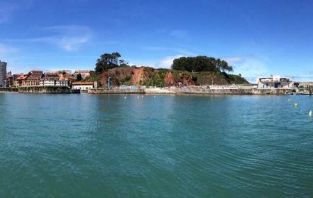 Panoramic view of the port of Candás